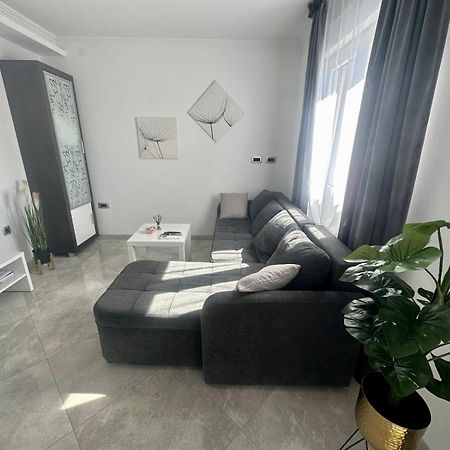 Villa Zonta Apartment Maremi With Private Jacuzzi Buje Kültér fotó