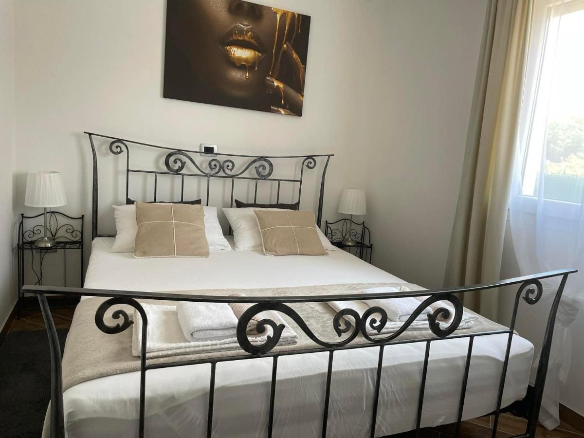 Villa Zonta Apartment Maremi With Private Jacuzzi Buje Kültér fotó