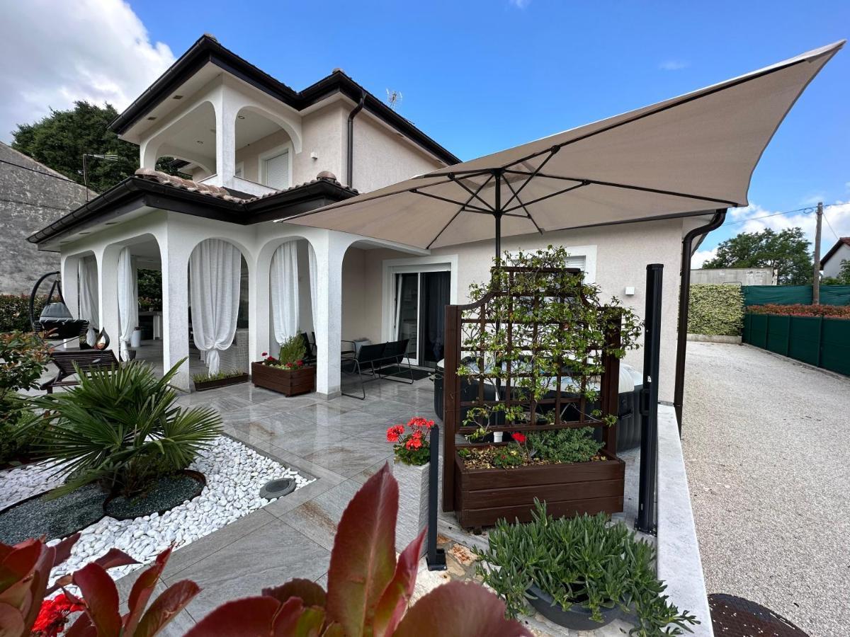 Villa Zonta Apartment Maremi With Private Jacuzzi Buje Kültér fotó