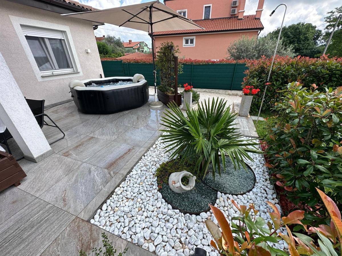 Villa Zonta Apartment Maremi With Private Jacuzzi Buje Kültér fotó