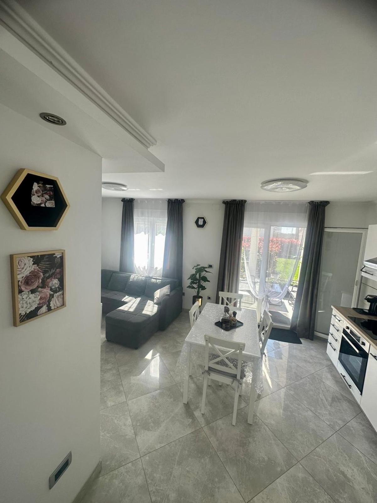 Villa Zonta Apartment Maremi With Private Jacuzzi Buje Kültér fotó